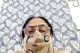 Yoursimmi nude closeups on webcam for live sex video chat