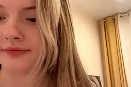 PrettyAnnabel nude closeups on webcam for live sex video chat