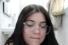 RiskyVanessa nude closeups on webcam for live sex video chat