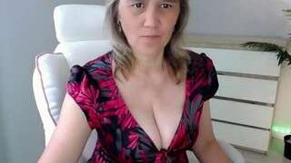 Commandame nude before webcamcam – live sex chat