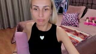 MaryHaley nude before webcamcam – live sex chat