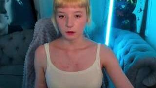 Sweeet-chicken nude before webcamcam – live sex chat