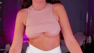 Aerolady nude before webcamcam – live sex chat