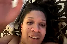 SexyHoneyRedd nude closeups on webcam for live sex video chat