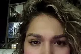 Sara_smiiith211 nude closeups on webcam for live sex video chat
