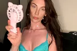 juicy-Alison nude closeups on webcam for live sex video chat