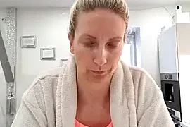 SexyJulia21 nude closeups on webcam for live sex video chat