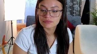 Avis-sexydance nude before webcamcam – live sex chat
