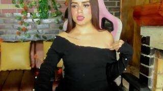 Isleen-angels1 nude before webcamcam – live sex chat