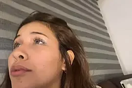 crystal_bunny7 nude closeups on webcam for live sex video chat