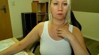 Korall nude before webcamcam – live sex chat