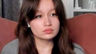 ElwynaDuell nude before webcamcam – live sex chat
