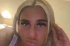 EllieMaeBaby nude closeups on webcam for live sex video chat