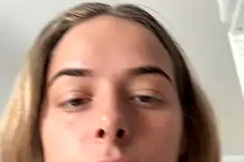 KayleeBella nude closeups on webcam for live sex video chat