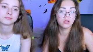 Kleri-paint nude before webcamcam – live sex chat
