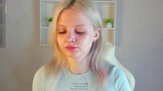 Tracey nude before webcamcam – live sex chat