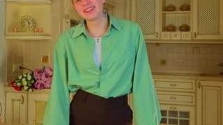 AvrilCiesluk nude before webcamcam – live sex chat