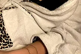 joliie_coquiine nude closeups on webcam for live sex video chat