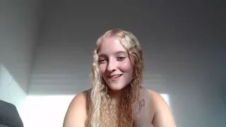 Sophie_cute06 nude closeups on webcam for live sex video chat