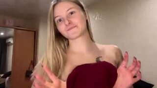 Vi nude before webcamcam – live sex chat