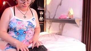 Luna-sweet1 nude before webcamcam – live sex chat