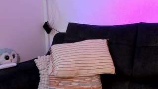 Shannel-queen nude before webcamcam – live sex chat