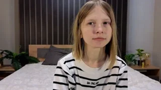 EssieVogel nude closeups on webcam for live sex video chat