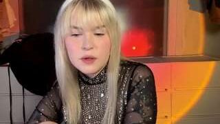 MarivelCuddeback nude before webcamcam – live sex chat