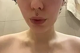 Molli_Luv nude closeups on webcam for live sex video chat