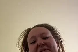 JuicyPeach69 nude closeups on webcam for live sex video chat