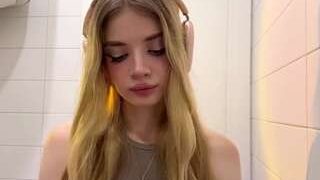 MaryjaneGrala nude before webcamcam – live sex chat