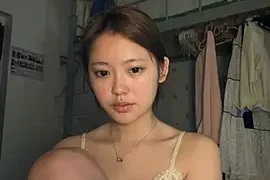 zhuzhu8023 nude closeups on webcam for live sex video chat