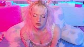 Squeezypeach nude before webcamcam – live sex chat
