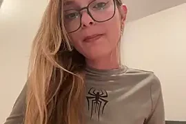 paulinee2006 nude closeups on webcam for live sex video chat