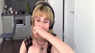LyndseyRanck nude before webcamcam – live sex chat