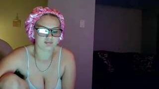 Russiancreamxxx nude before webcamcam – live sex chat